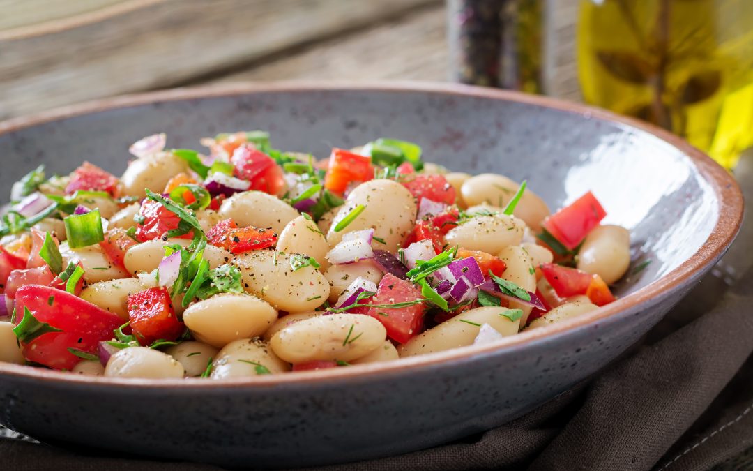 Receta de ensalada de alubias blancas con bacalao